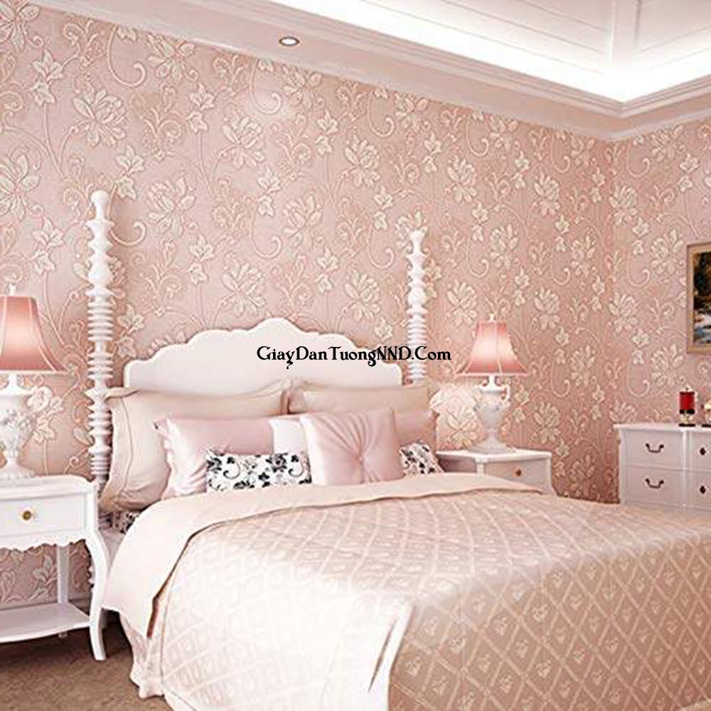 Trang trí phòng ngủ vợ chồng bằng mẫu giấy dán tường màu hồng luôn là sự lựa chọn được ưa chuộng nhất của các cặp vợ chồng trẻ
