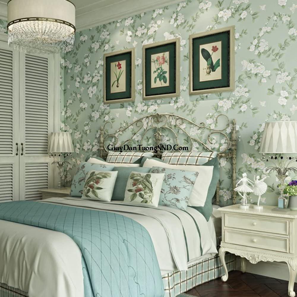 Trang trí phòng ngủ vợ chồng với giấy dán tường màu xanh