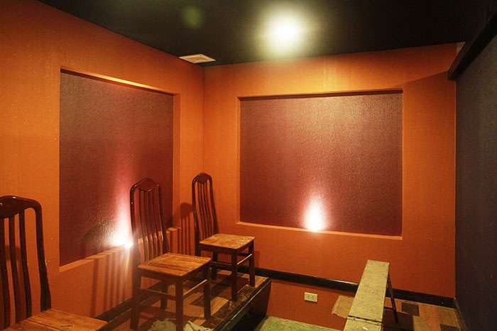 Mẫu giấy dán tường GK003-2 màu da cam đậm trơn 1 màu của Hàn Quốc cao cấp