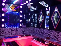 Trang trí phòng karaoke bằng giấy dán tường Thụy Điển ánh kim
