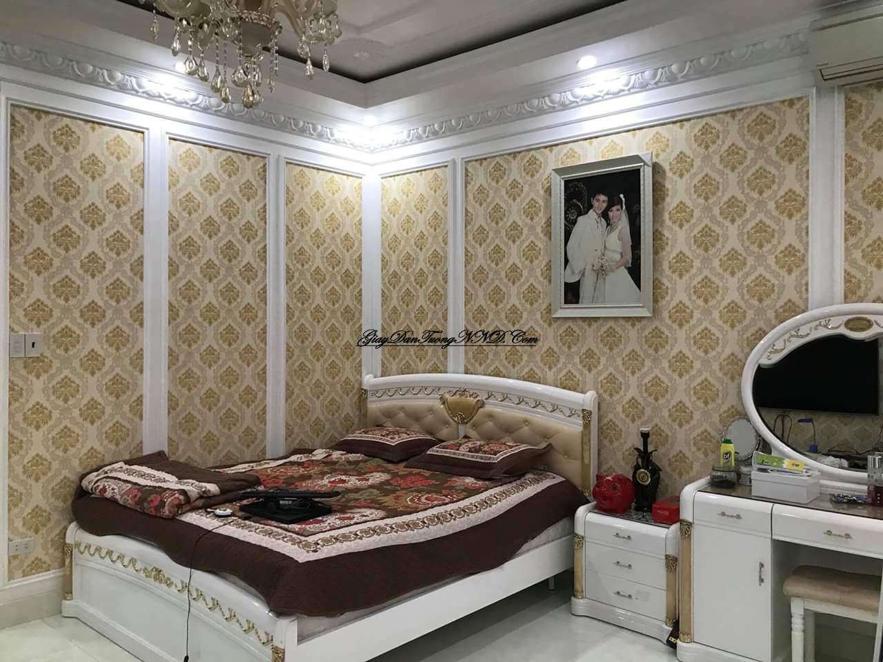 Chọn mẫu giấy dán tường màu vàng cho phòng ngủ sang trọng